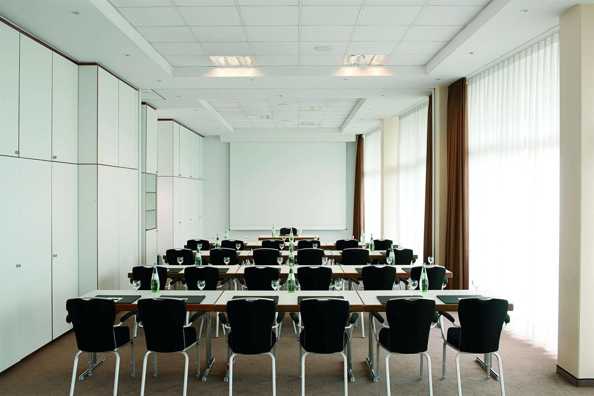 Nh Hamburg Horner Rennbahn Hotel Ngoại thất bức ảnh