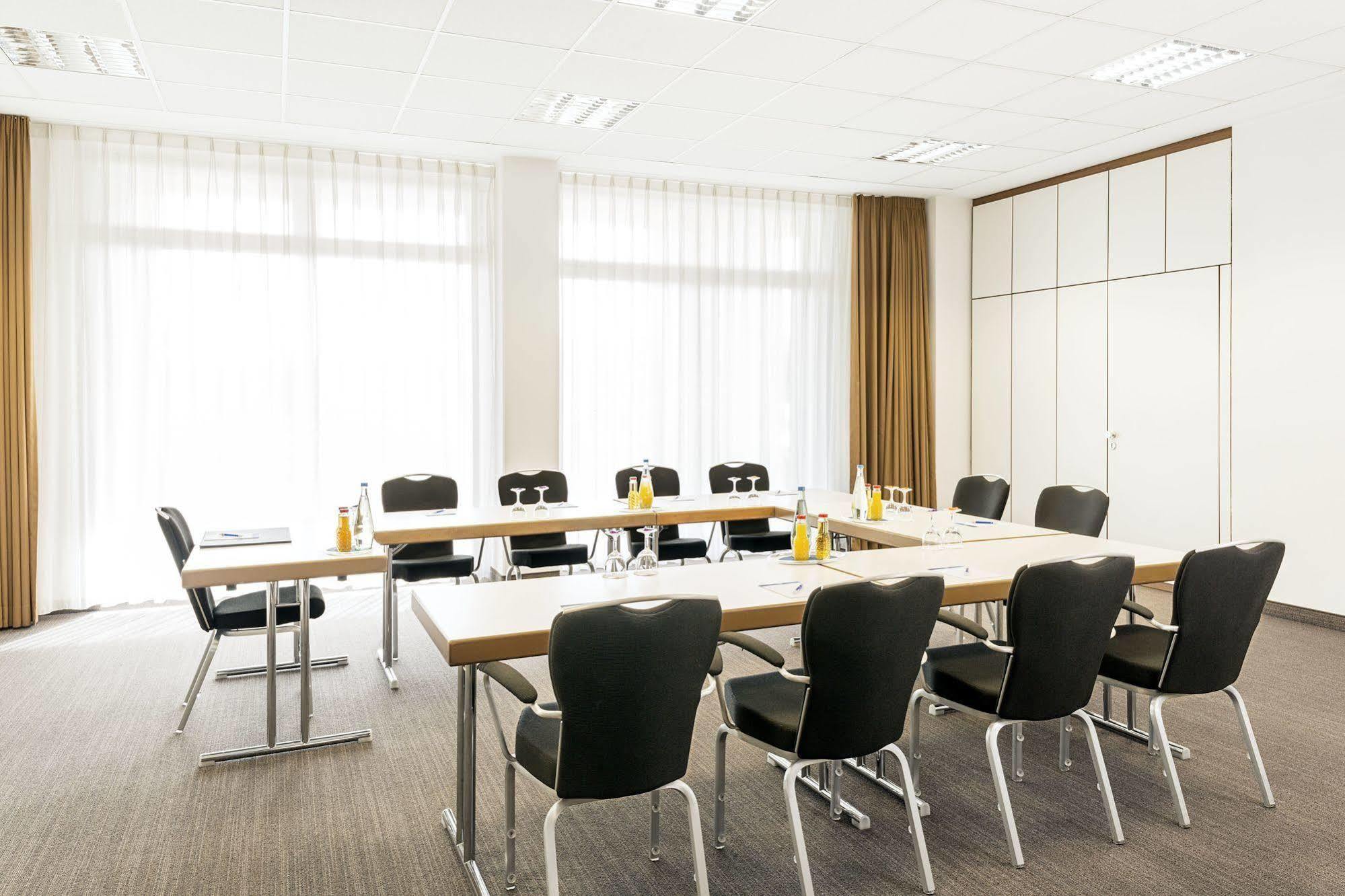 Nh Hamburg Horner Rennbahn Hotel Ngoại thất bức ảnh