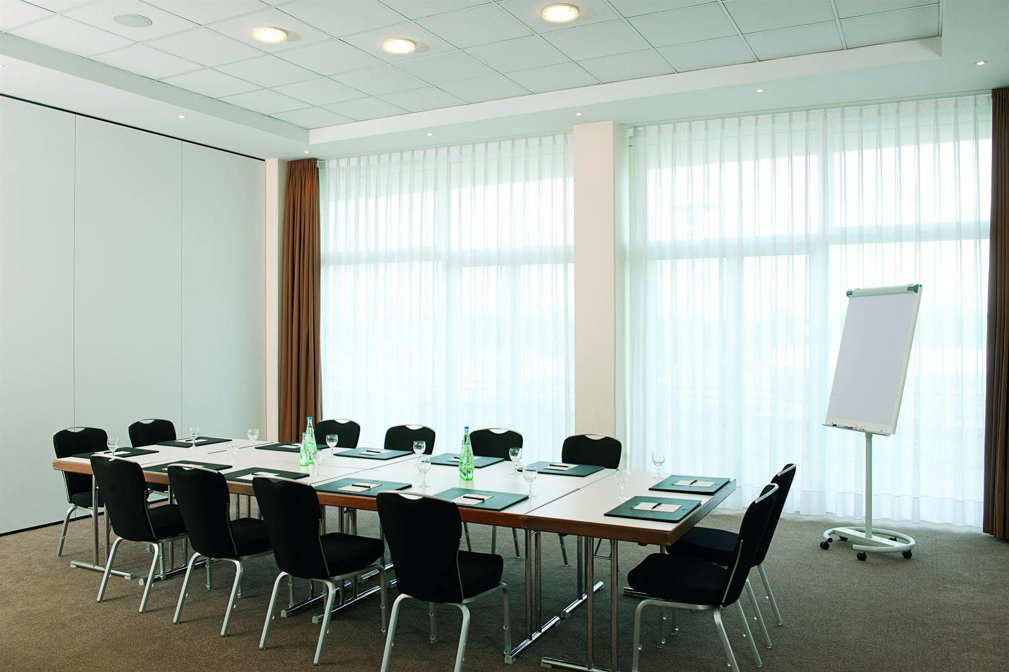 Nh Hamburg Horner Rennbahn Hotel Ngoại thất bức ảnh